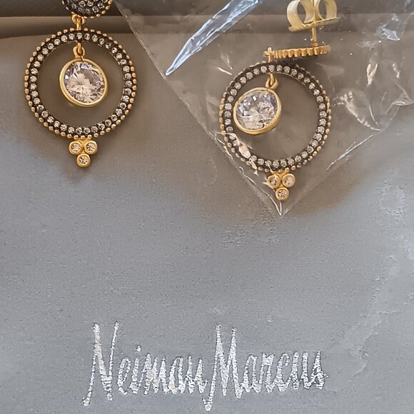 Neiman Marcus - Earrings - Picture 2 of 11
